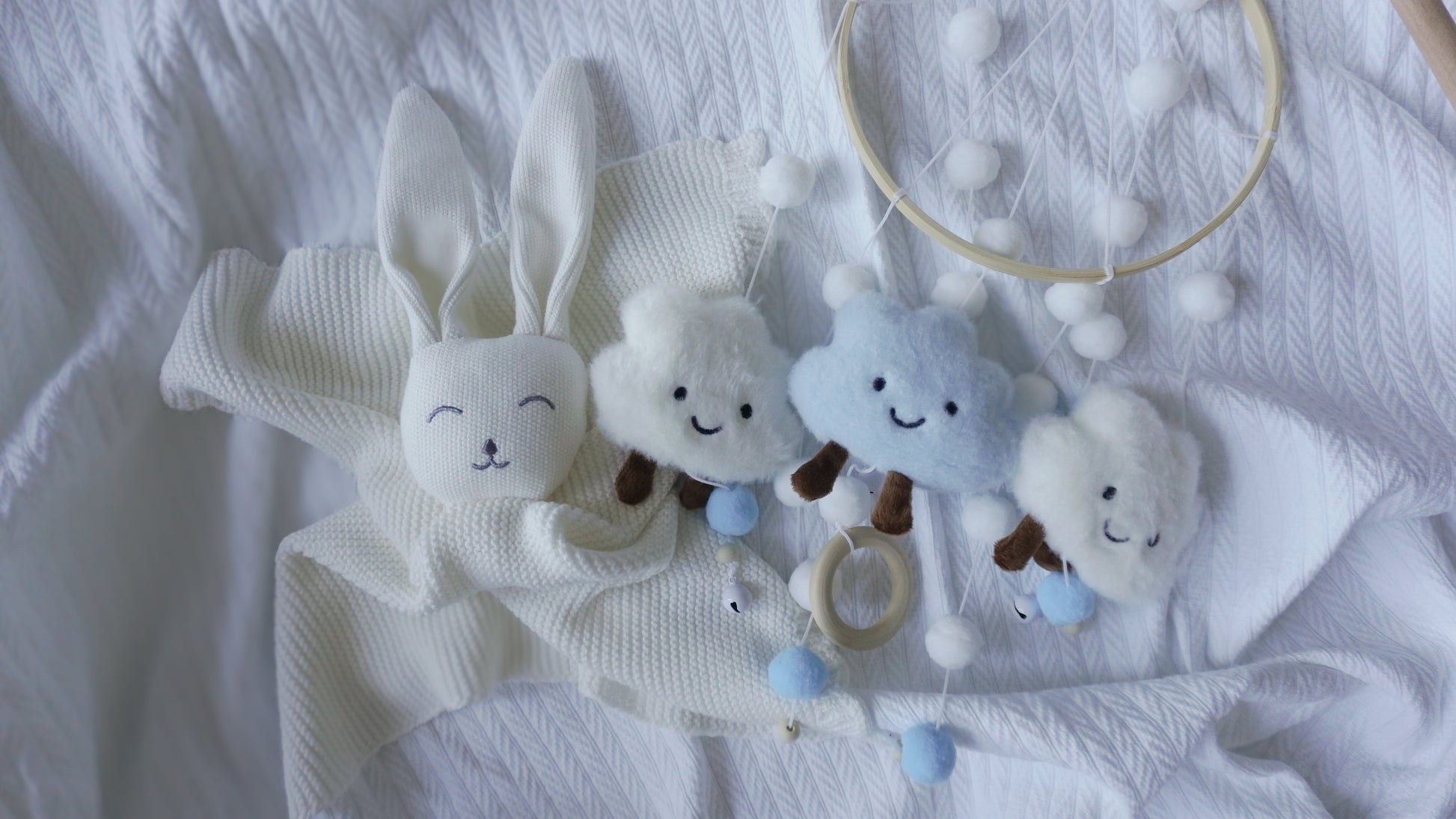 Cuddly Cloud Mobile & Comforter Bundle - Binky Boo